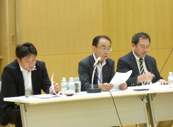 FY2014 Secretariats of JUNThai (center; Prof. Mamoru Shibayama, Director of Kyoto University ASEAN Center)
