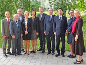 スウェーデン各大学・京都大学役員・来賓集合写真