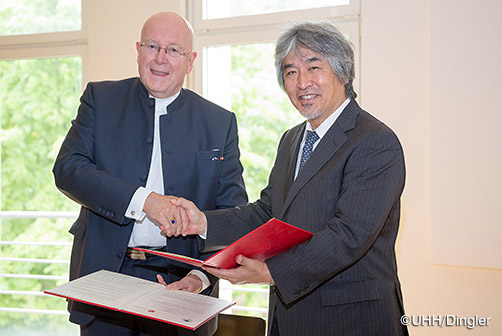 Signing of the exchange agreements between Universität Hamburg and Kyoto University